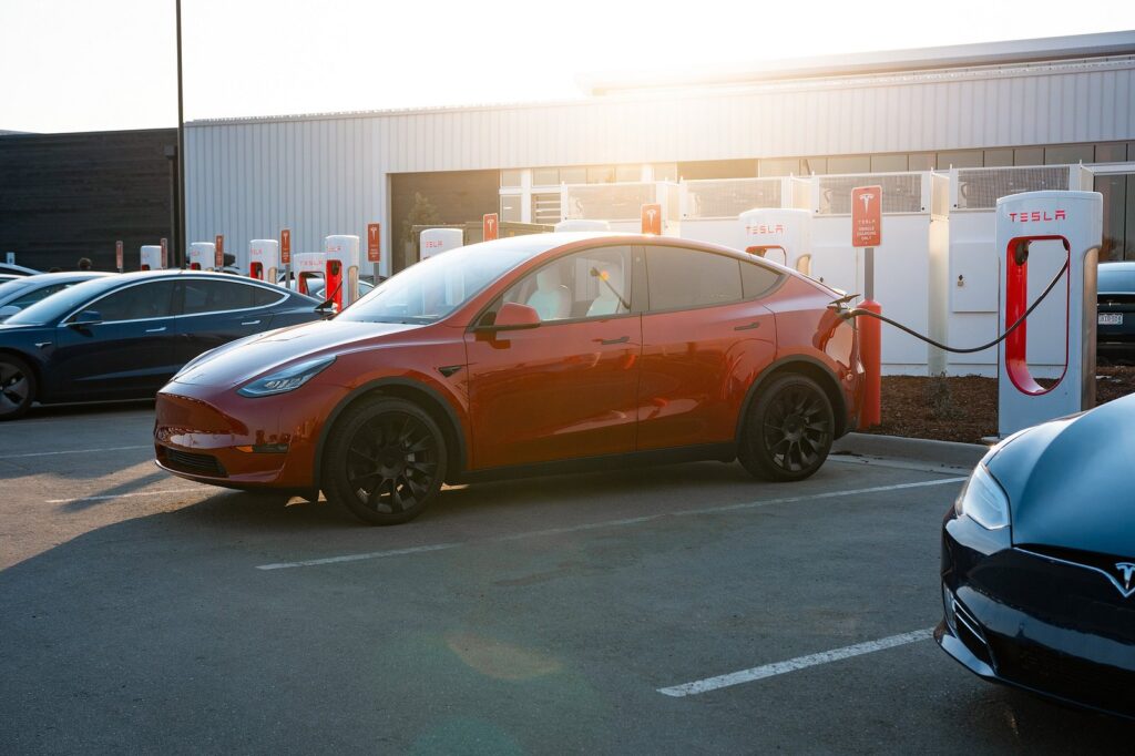 Les-nouveaux-frais-de-congestion-des-superchargeurs-de-Tesla-sont